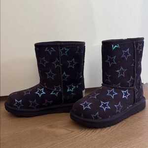 UGG unisex-child T Classic Ii Iridescent StarsFashion Boot